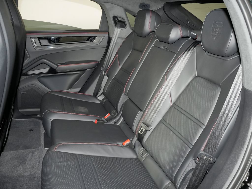 New 2026 Porsche Cayenne GTS AWD/4WD image 36