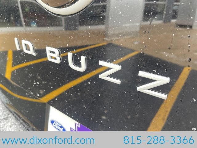 Used 2025 Volkswagen ID. Buzz Pro S RWD image 27