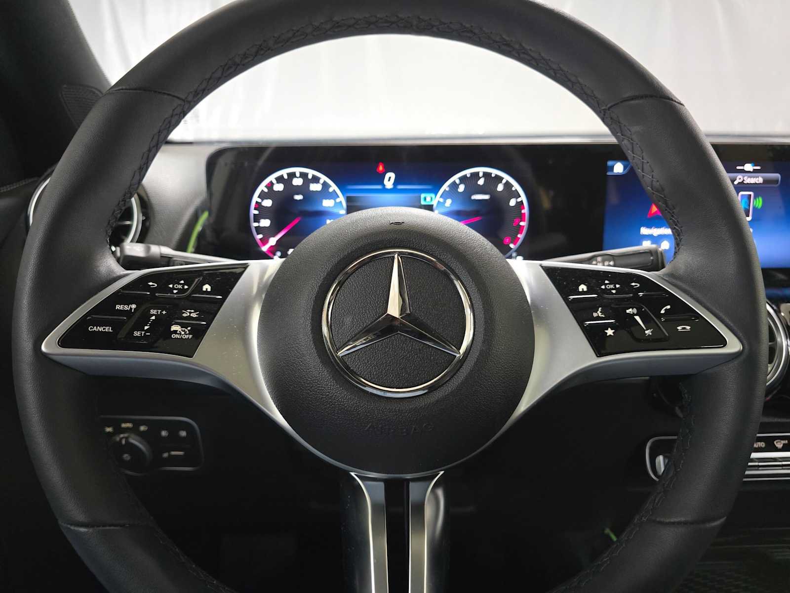 Certified 2026 Mercedes-Benz GLB 250 4MATIC image 27