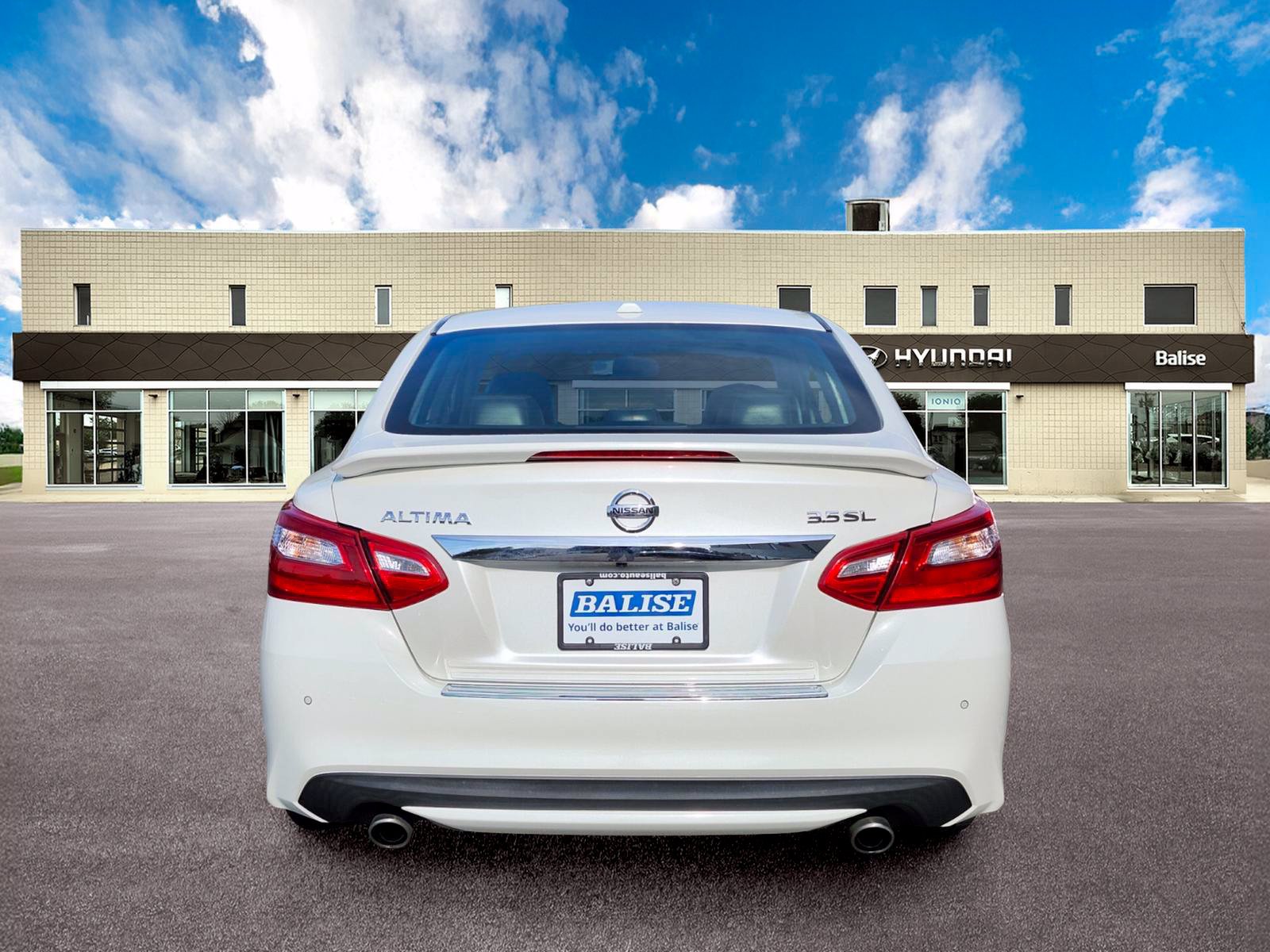 Used 2017 Nissan Altima 3.5 SL w/ 3.5SL Technology Package FWD image 4