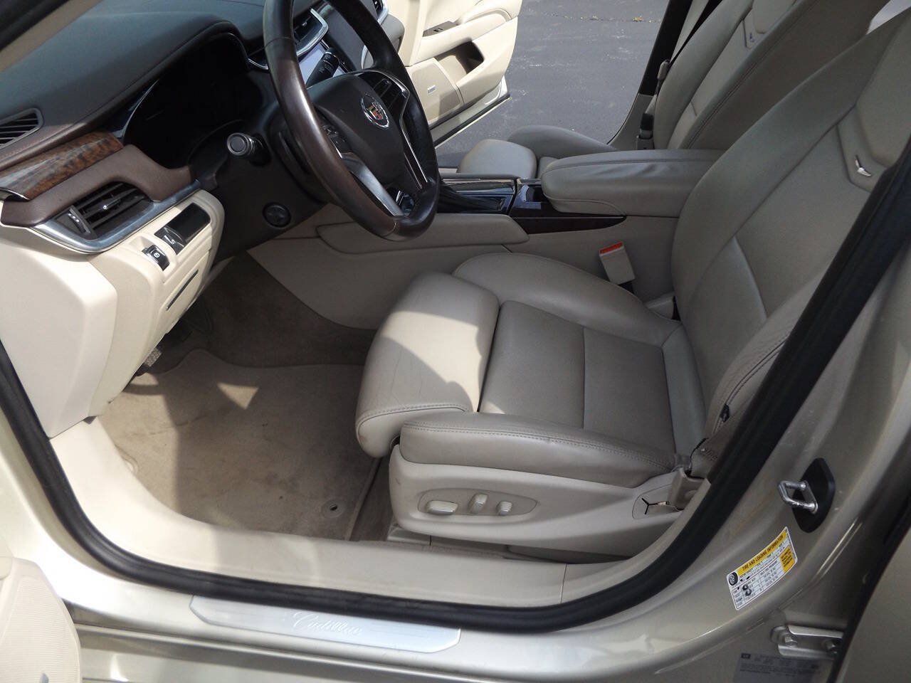 Used 2013 Cadillac XTS Luxury w/ Driver Awareness Package FWD image 13