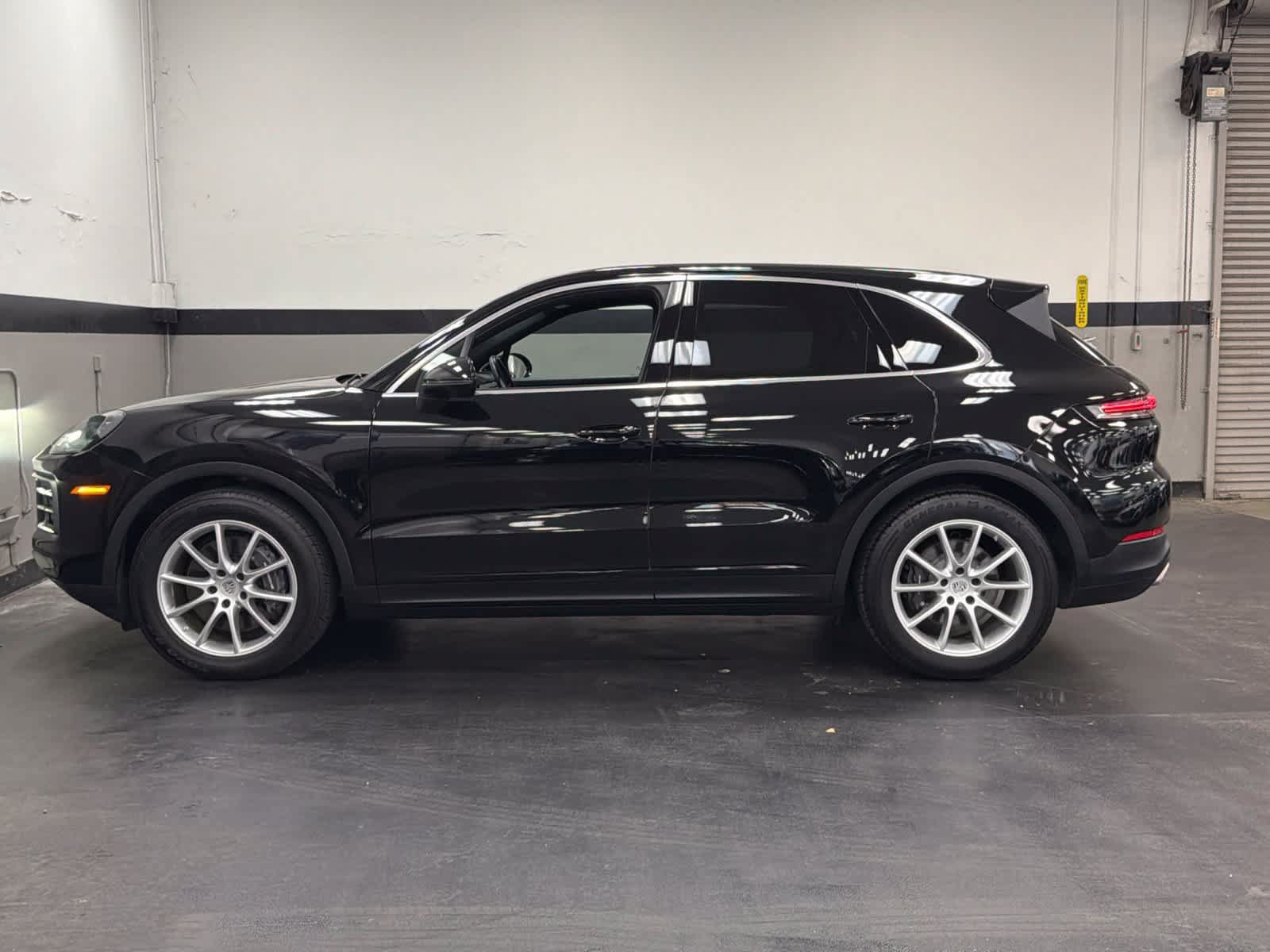 Used 2024 Porsche Cayenne AWD/4WD image 8