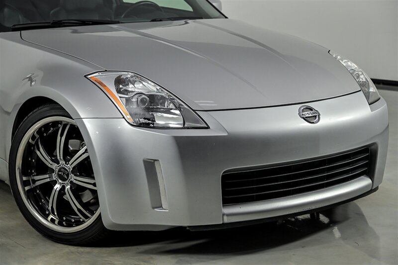 Used 2003 Nissan 350Z Touring RWD image 2
