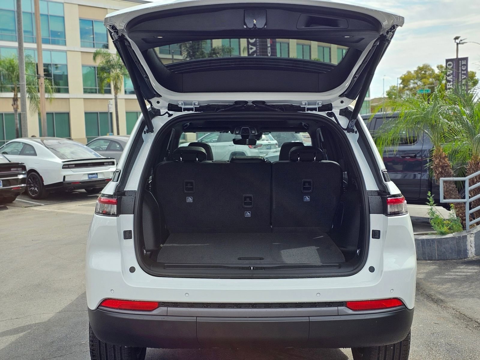 New 2026 Jeep Grand Cherokee Limited image 7