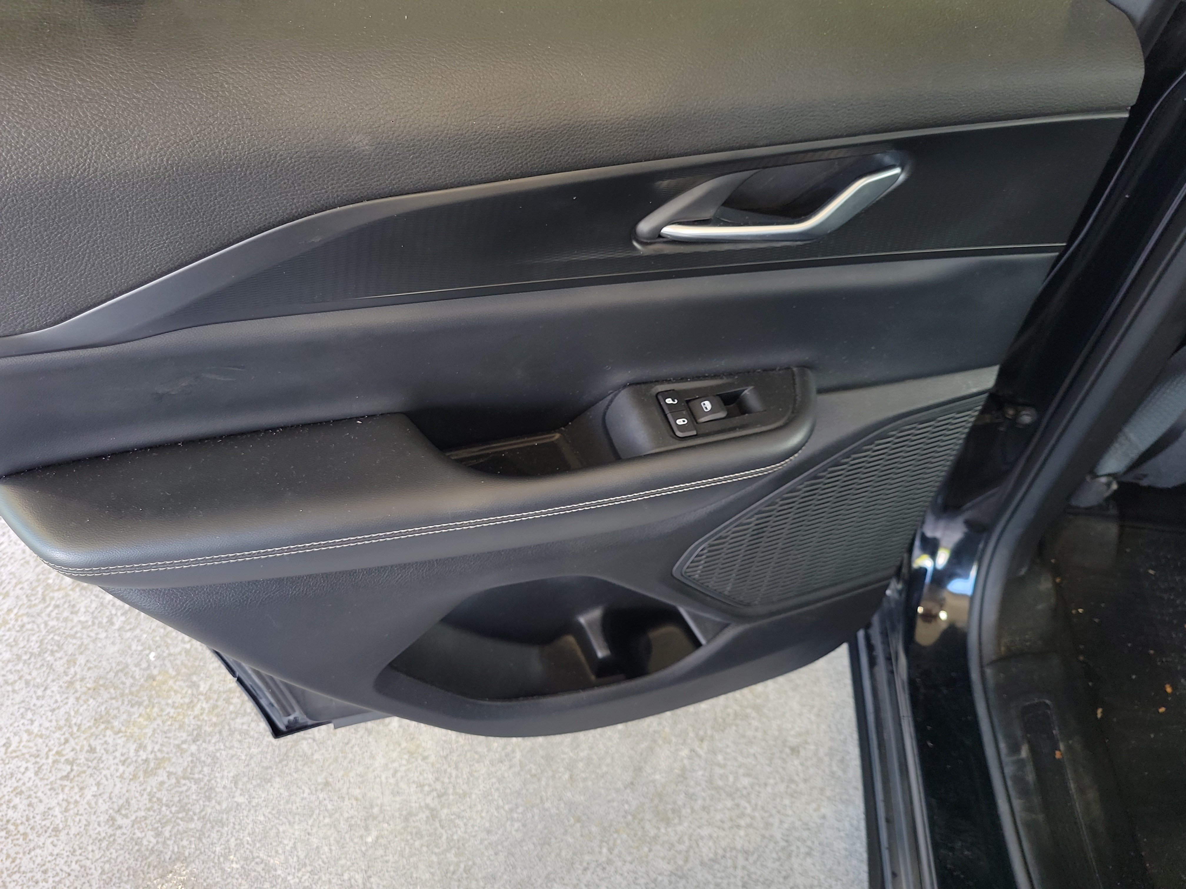 Used 2023 Jeep Grand Cherokee Laredo AWD/4WD image 10