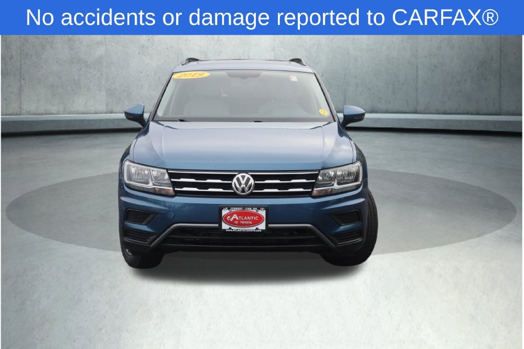 Used 2019 Volkswagen Tiguan SE w/ Panoramic Sunroof Package AWD/4WD image 2