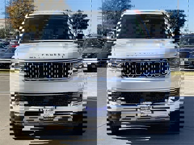 Used 2024 Jeep Wagoneer L Series II w/ Flexible Seating Group image 6