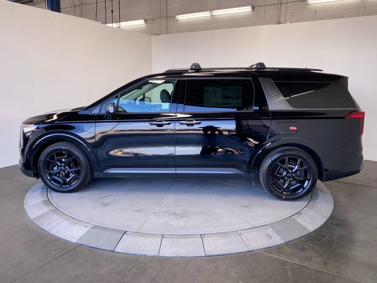 New 2026 Kia Carnival SX Prestige FWD image 2