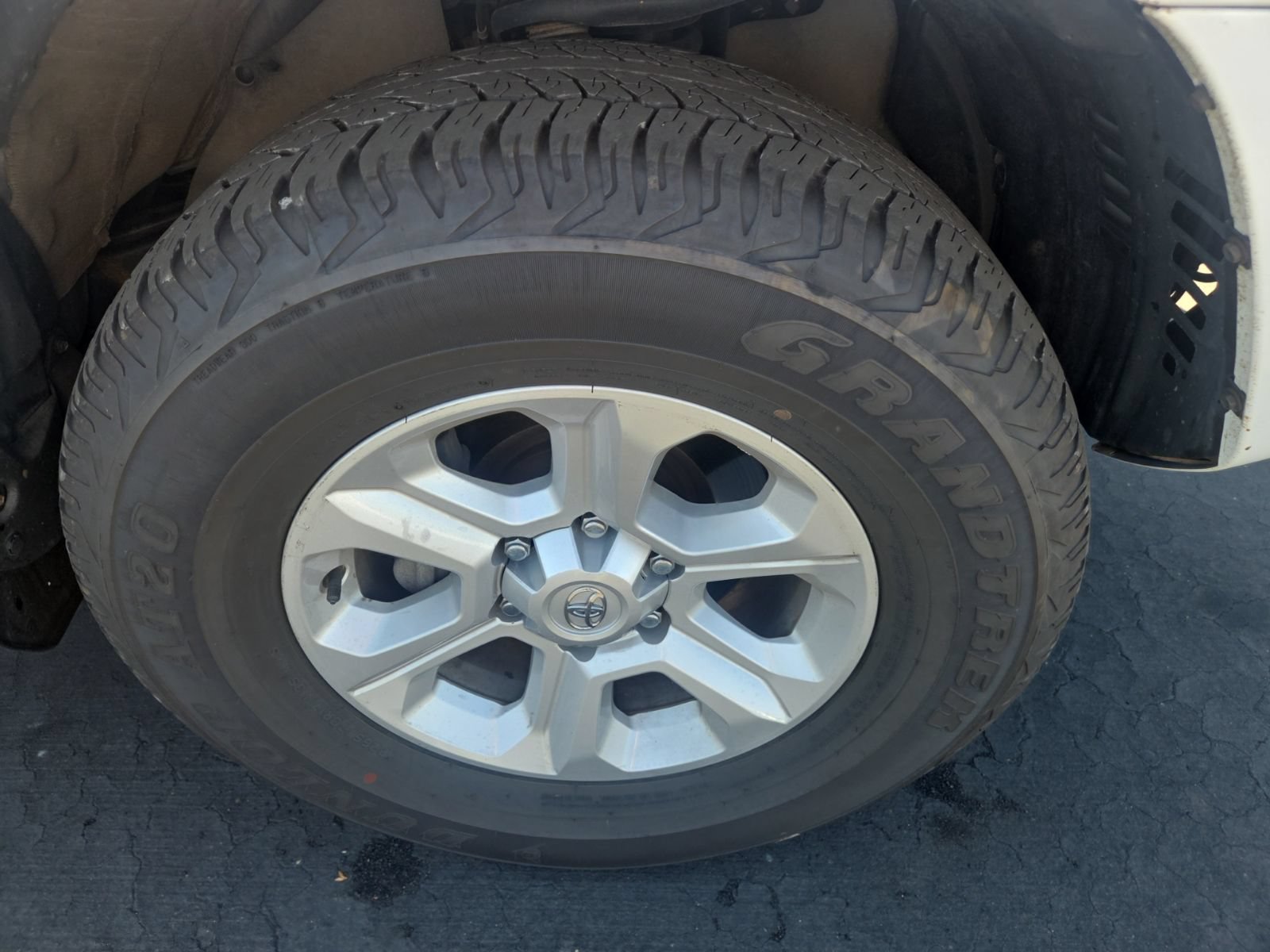 Used 2023 Toyota 4Runner SR5 AWD/4WD image 2