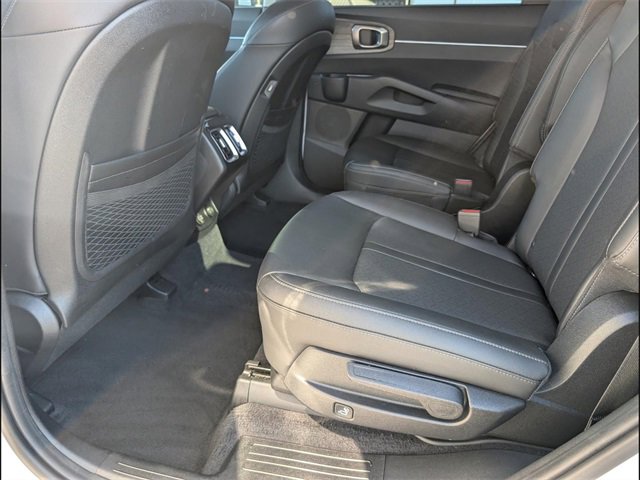 Certified 2023 Kia Sorento EX w/ Panoramic Sunroof Package image 10