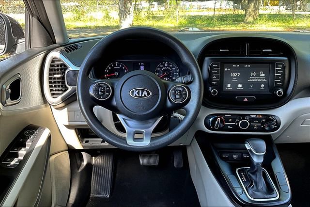 Used 2020 Kia Soul LX image 8
