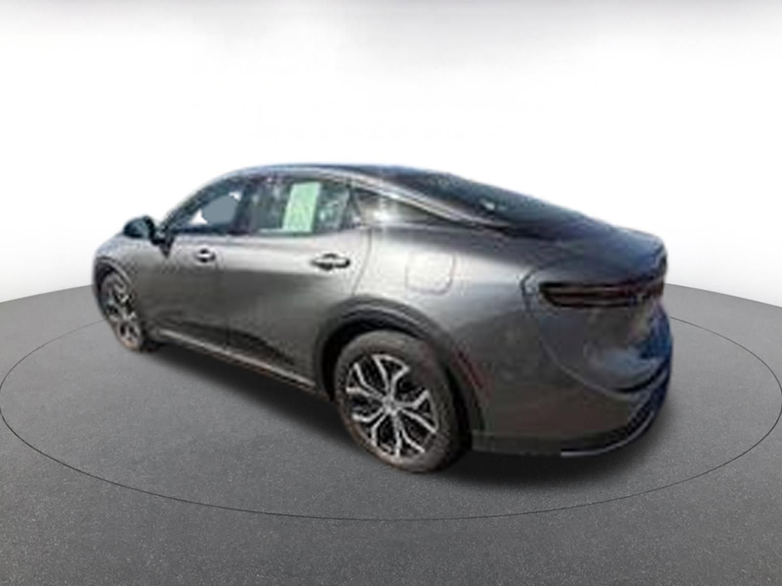 Used 2025 Toyota Crown XLE image 8