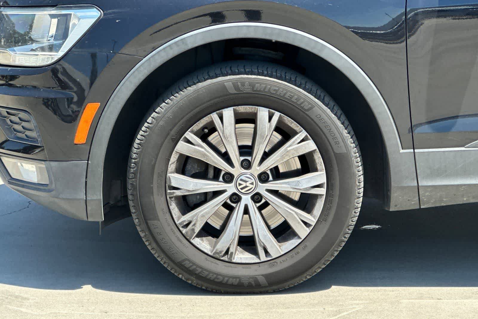 Used 2018 Volkswagen Tiguan S FWD image 12