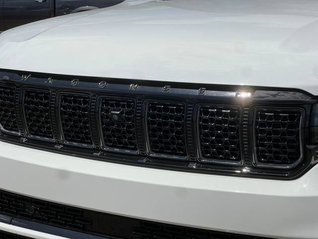 Used 2025 Jeep Grand Wagoneer Series III w/ Rear Seat Video Group 1 AWD/4WD image 41