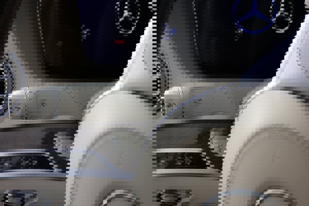 Used 2020 Mercedes-Benz S 560 4MATIC Sedan image 27