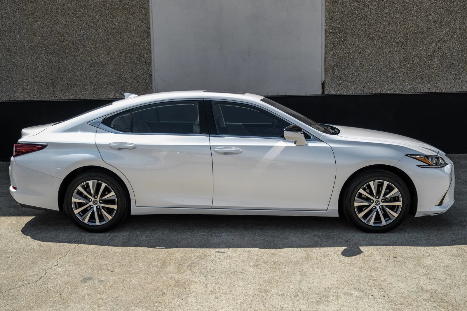 Used 2020 Lexus ES 350 w/ Premium Package FWD image 7