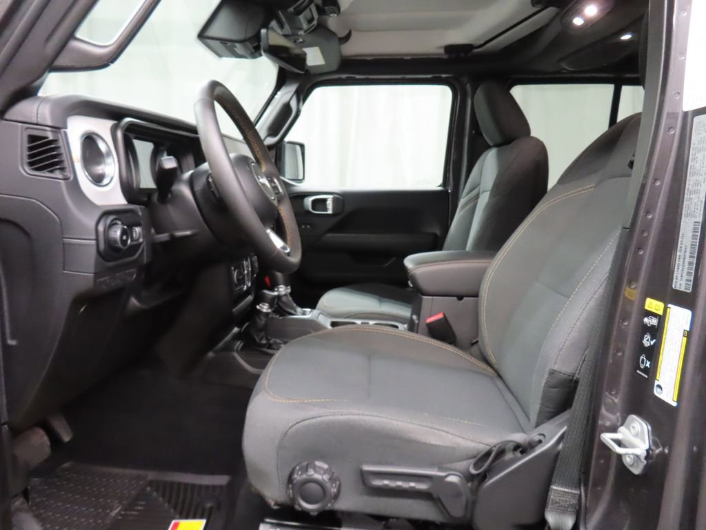 Used 2024 Jeep Wrangler Unlimited Sahara w/ Technology Group AWD/4WD image 14