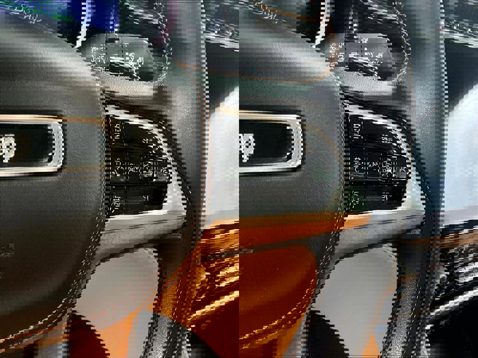 Used 2023 Jeep Grand Cherokee Summit image 25