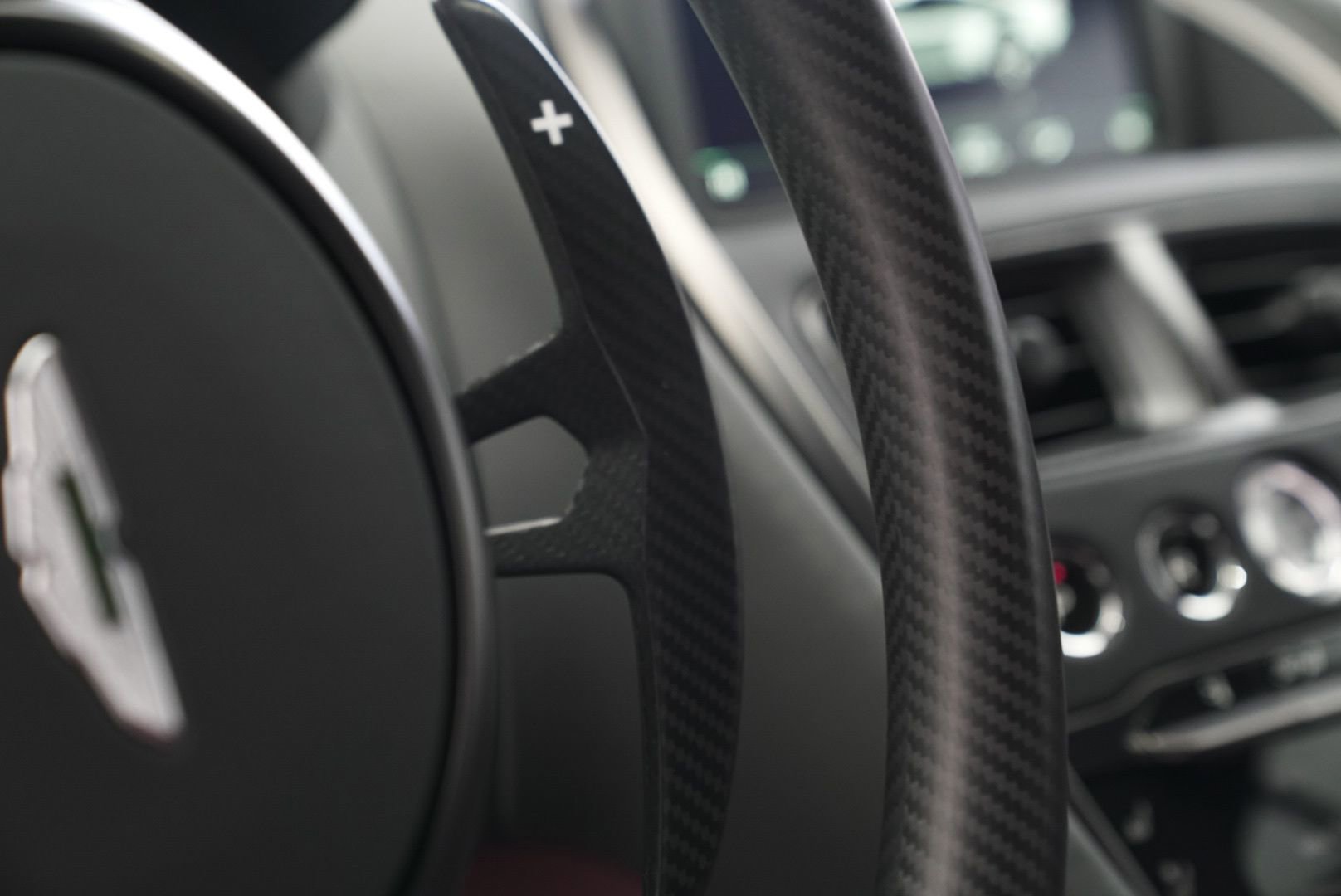 Used 2023 Aston Martin DBS Coupe image 23