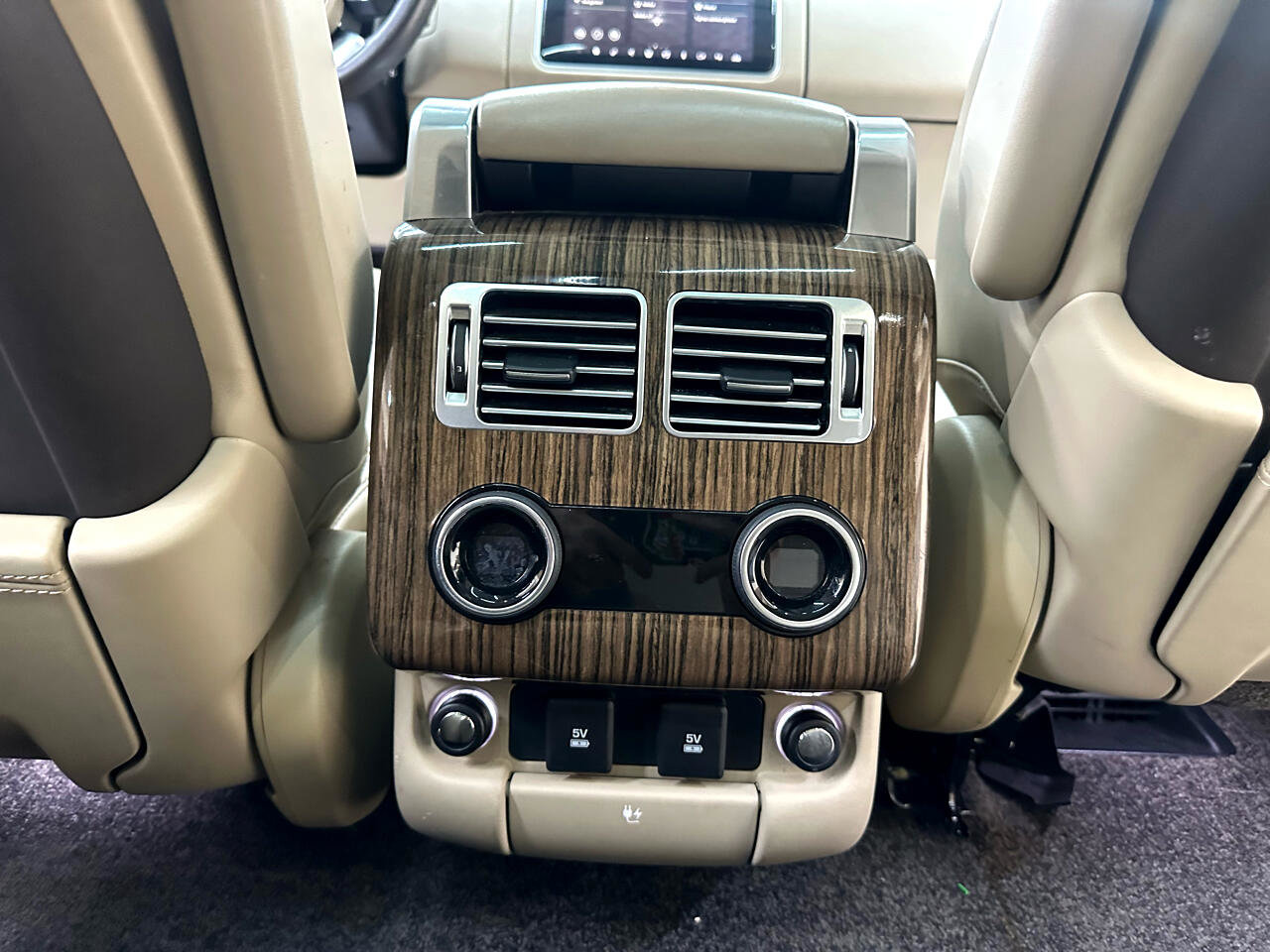 Used 2018 Land Rover Range Rover Supercharged image 38