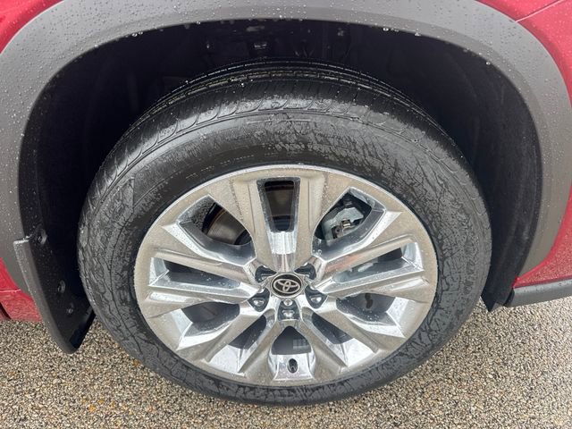 New 2026 Toyota Highlander Limited AWD/4WD image 11