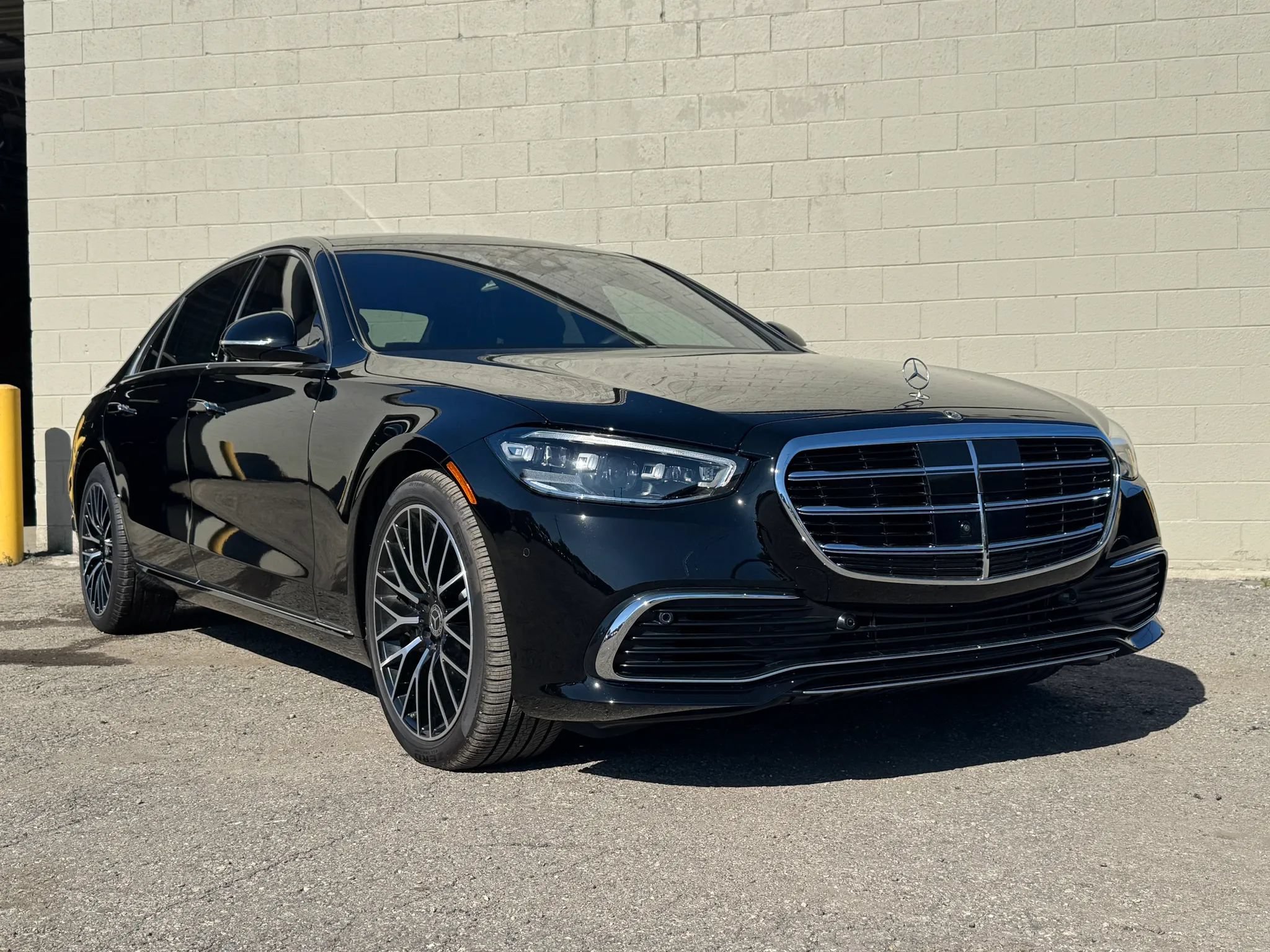 Used 2025 Mercedes-Benz S 580 4MATIC Sedan image 9