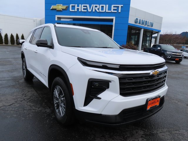 Used 2024 Chevrolet Traverse LS