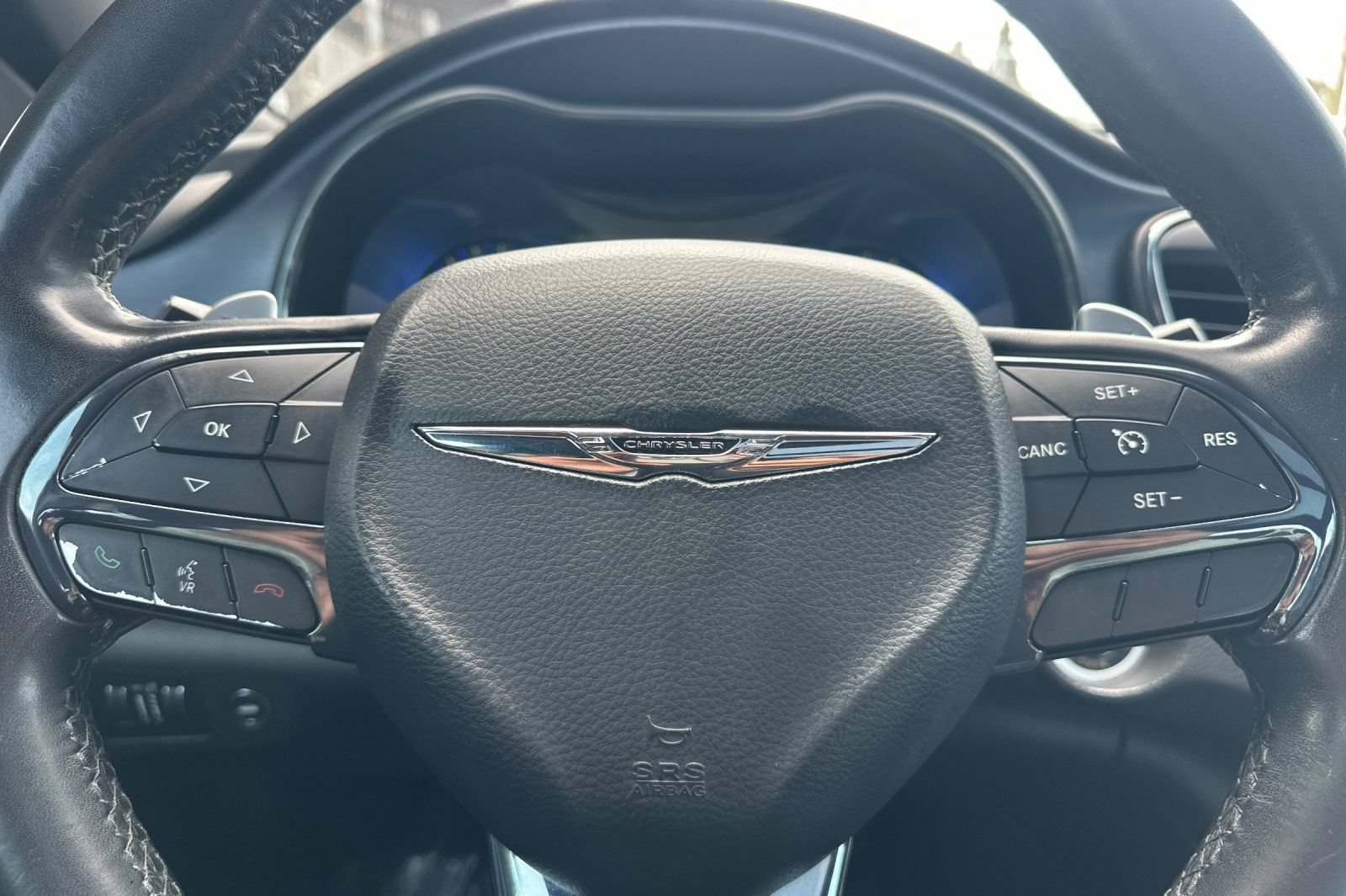 Used 2015 Chrysler 200 S FWD image 22