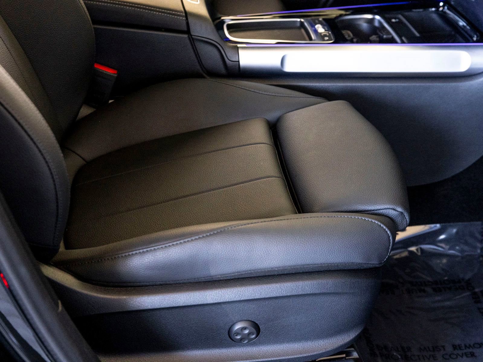 Used 2025 Mercedes-Benz GLB 250 image 27