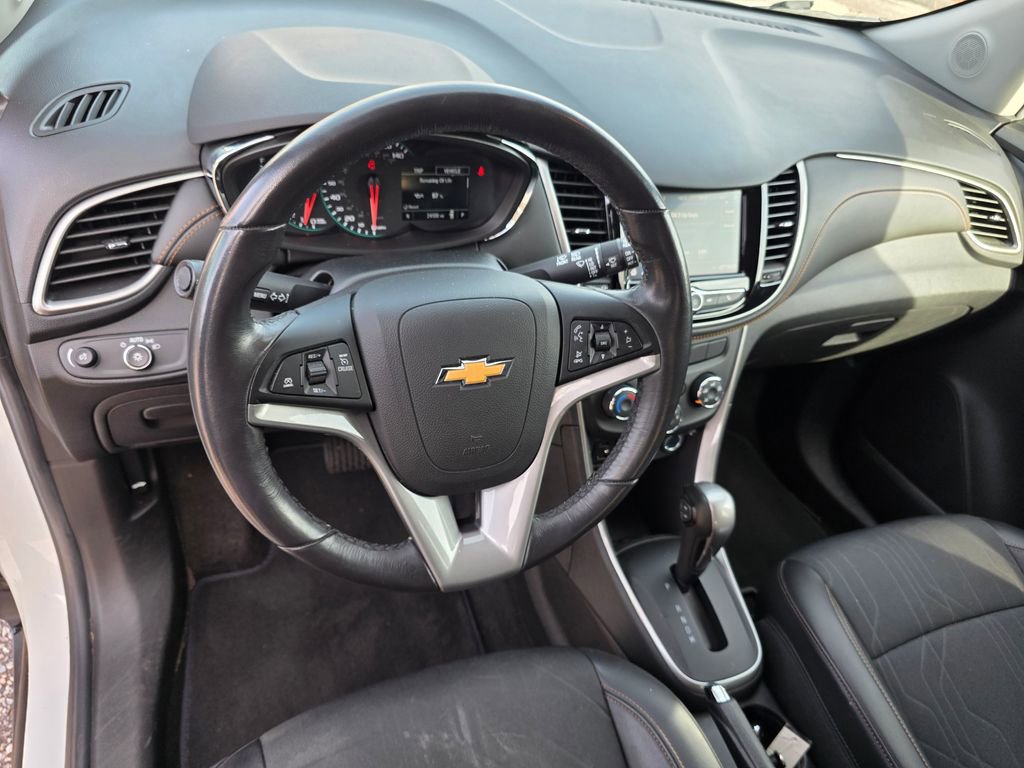 Used 2022 Chevrolet Trax LT w/ Driver Confidence Package image 14