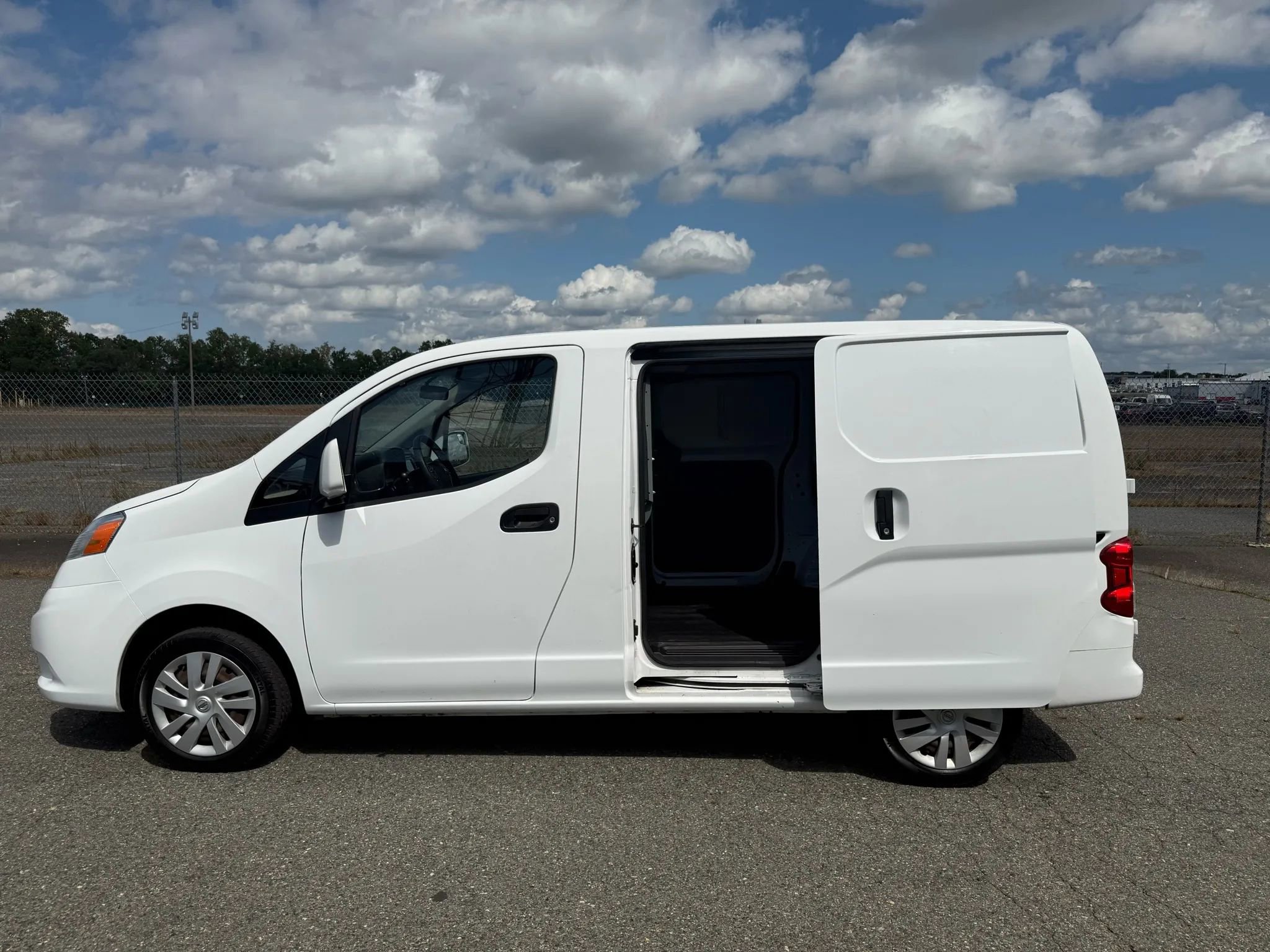 Used 2018 Nissan NV200 SV w/ Navigation Package image 31