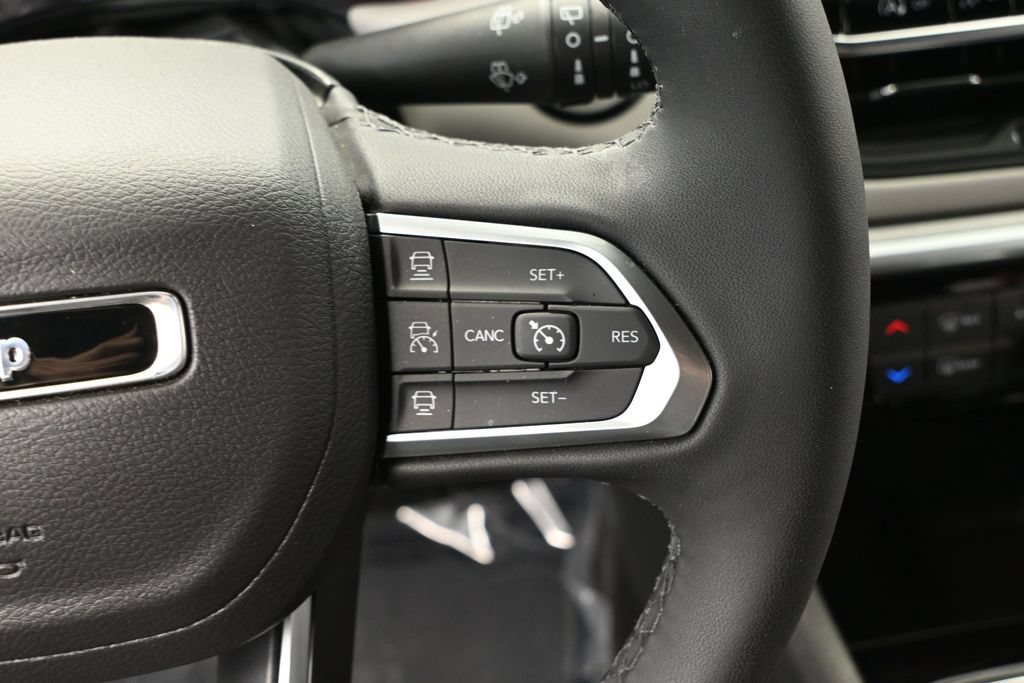 Used 2026 Jeep Compass Limited AWD/4WD image 22
