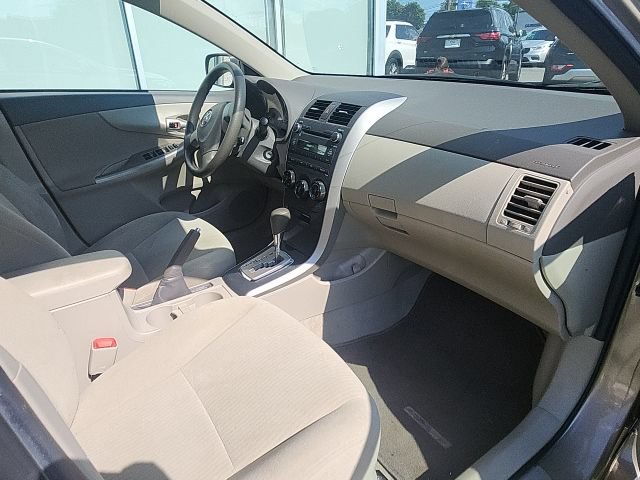 Used 2010 Toyota Corolla LE w/ All Weather Guard Pkg FWD image 9
