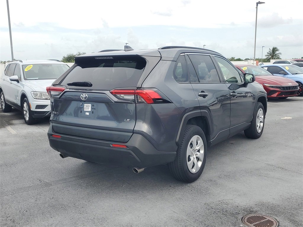 Used 2019 Toyota RAV4 LE image 8