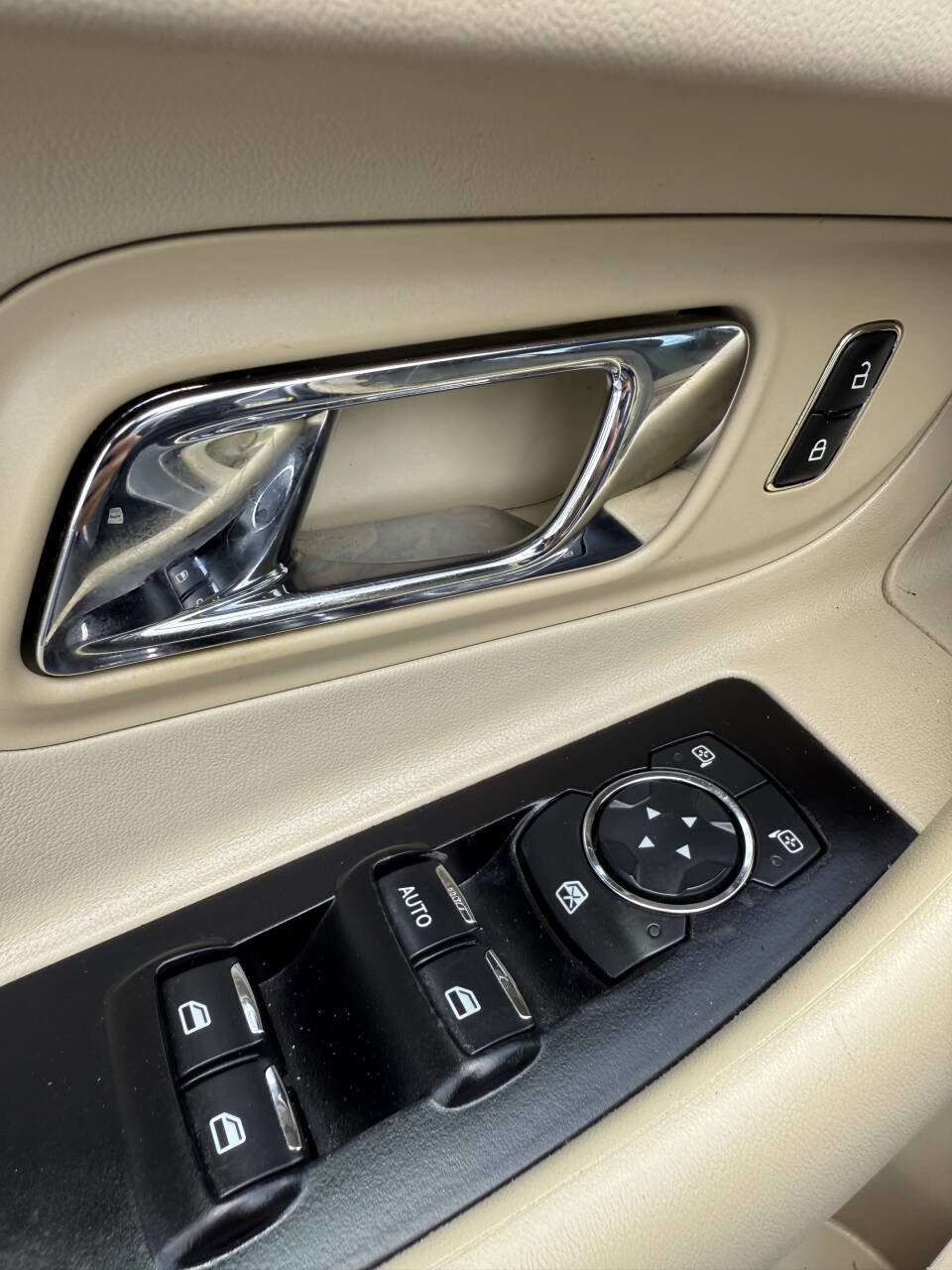 Used 2013 Ford Taurus SE image 20