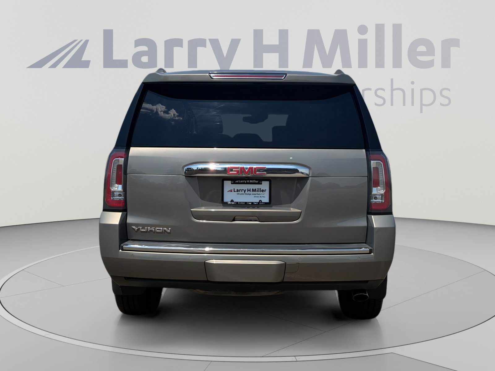 Used 2019 GMC Yukon Denali AWD/4WD image 5