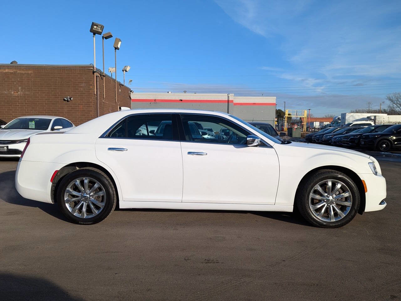 Used 2020 Chrysler 300 Limited image 3
