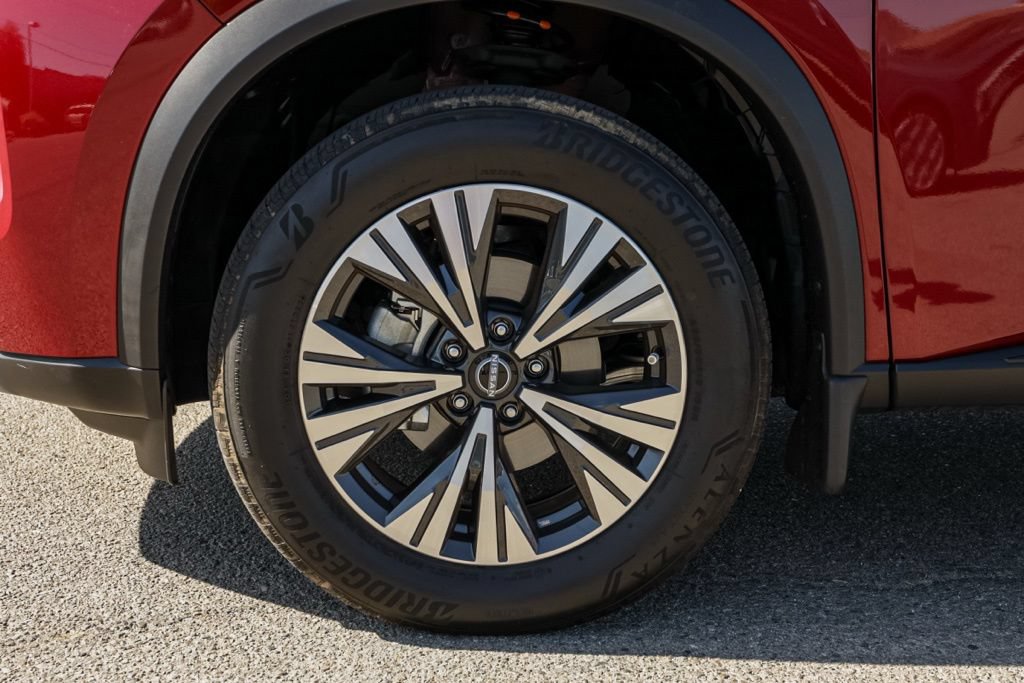 Used 2023 Nissan Rogue SV FWD image 11