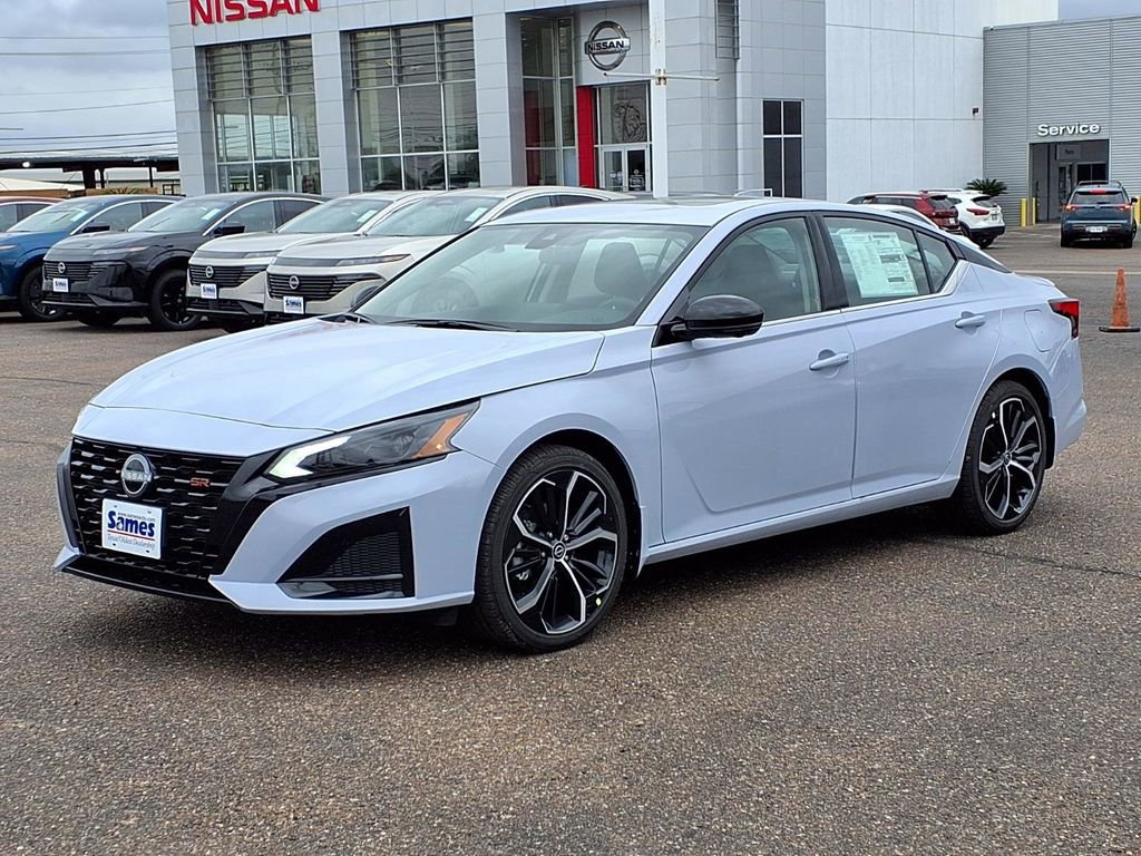 New 2026 Nissan Altima 2.5 SR w/ SR Premium Package FWD image 3