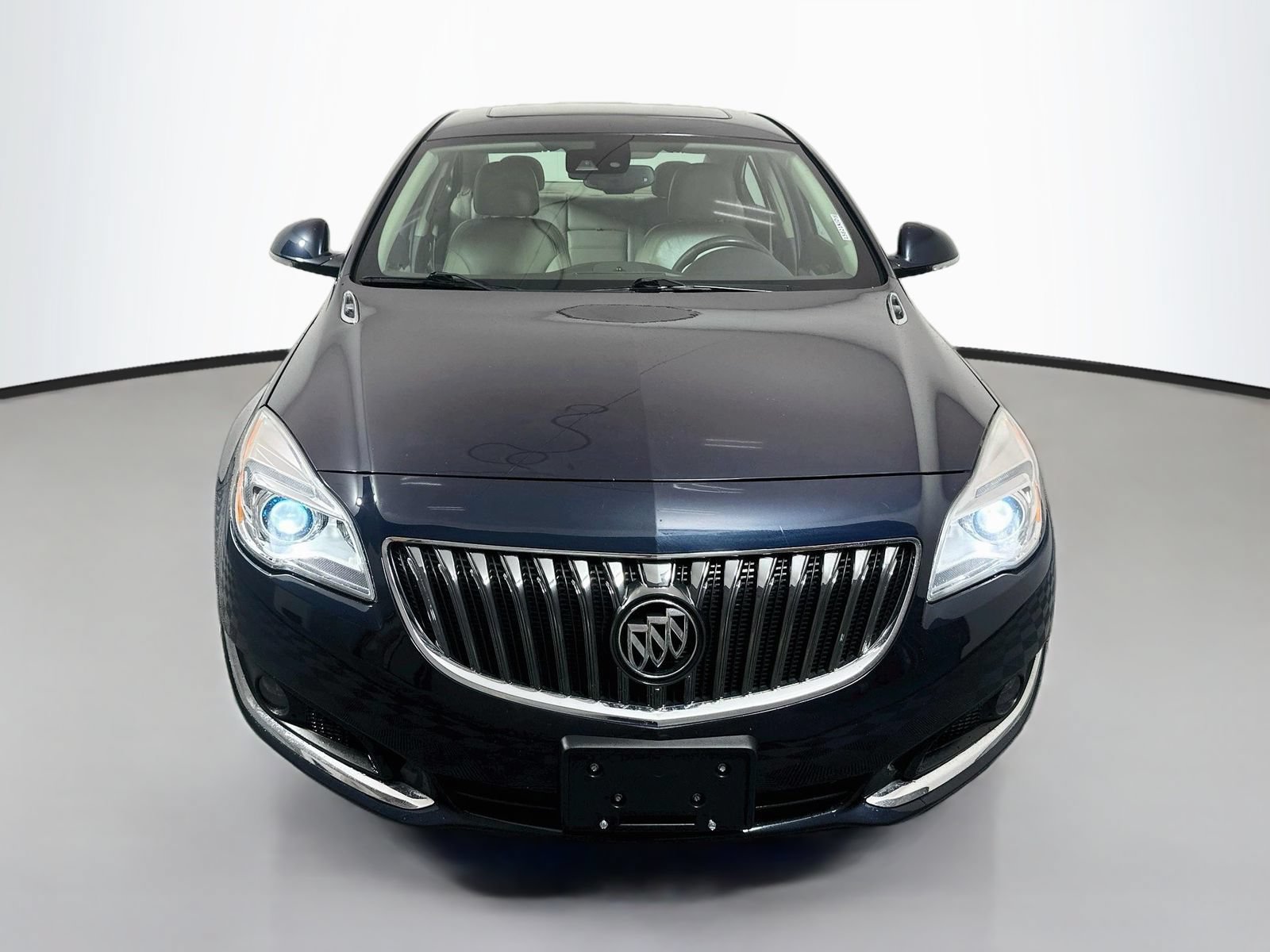 Used 2017 Buick Regal Premium w/ Driver Confidence Package #1 FWD image 2
