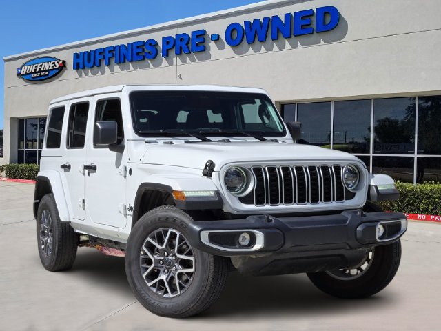 Used 2026 Jeep Wrangler Unlimited Sahara AWD/4WD image 1
