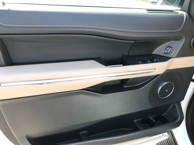 Used 2024 Ford Expedition Limited image 16