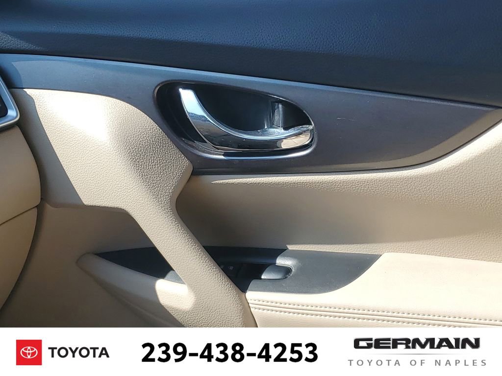 Used 2016 Nissan Rogue S w/ Appearance Package image 29