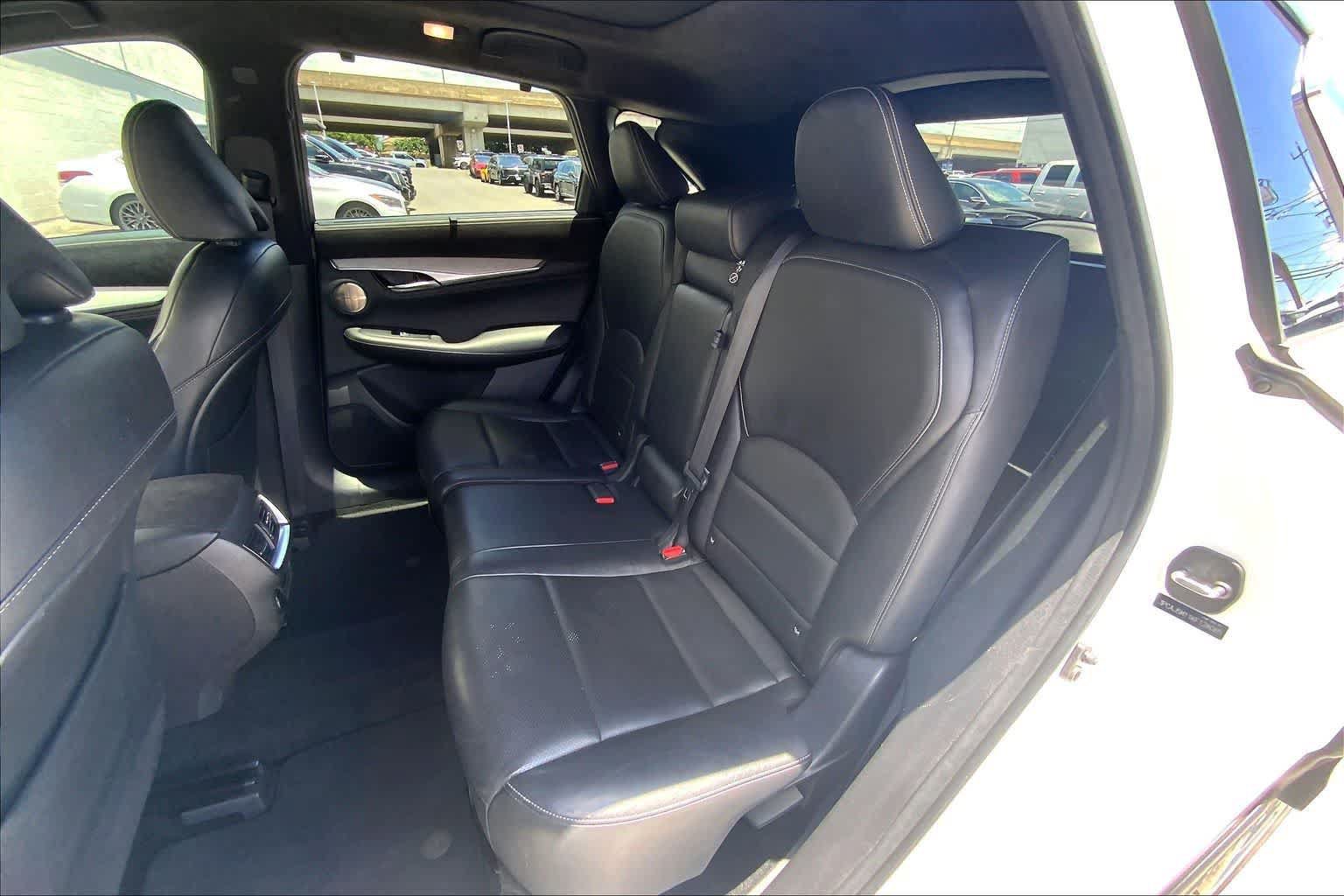Used 2019 INFINITI QX50 Essential w/ Sensory Package FWD image 29