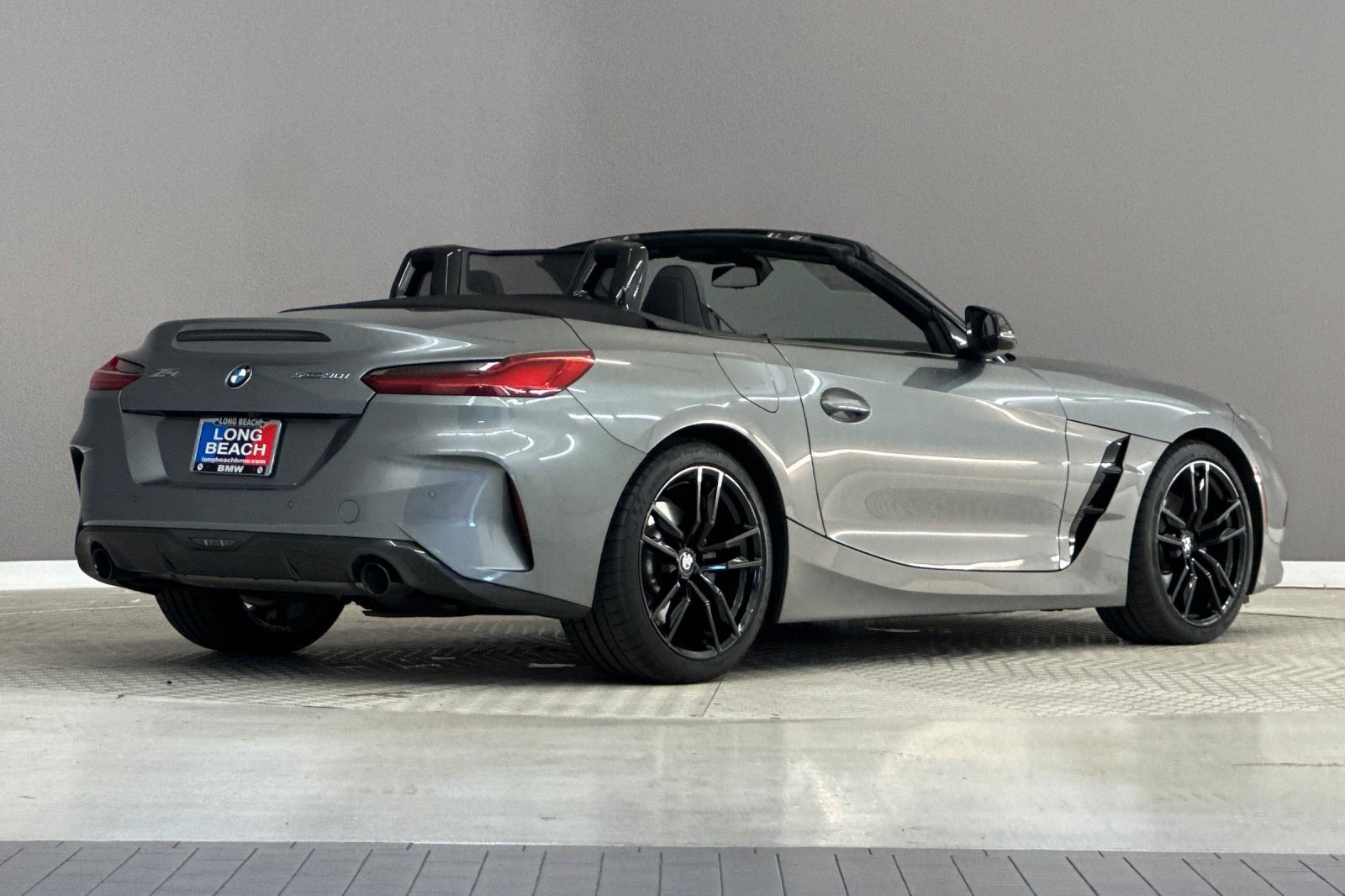 Certified 2024 BMW Z4 sDrive30i w/ Shadowloine Package RWD image 8