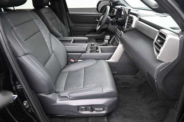 Used 2025 Toyota Tundra Limited AWD/4WD image 22