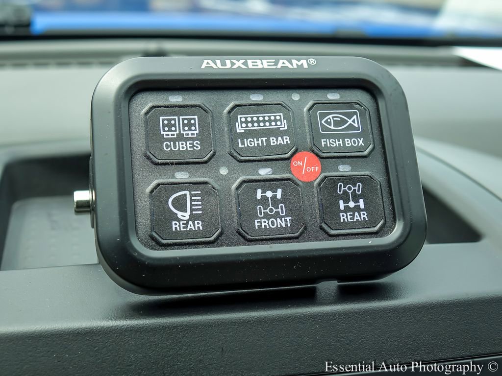 Used 2015 Nissan Xterra PRO-4X w/ Pro-4x Leather Package AWD/4WD image 18