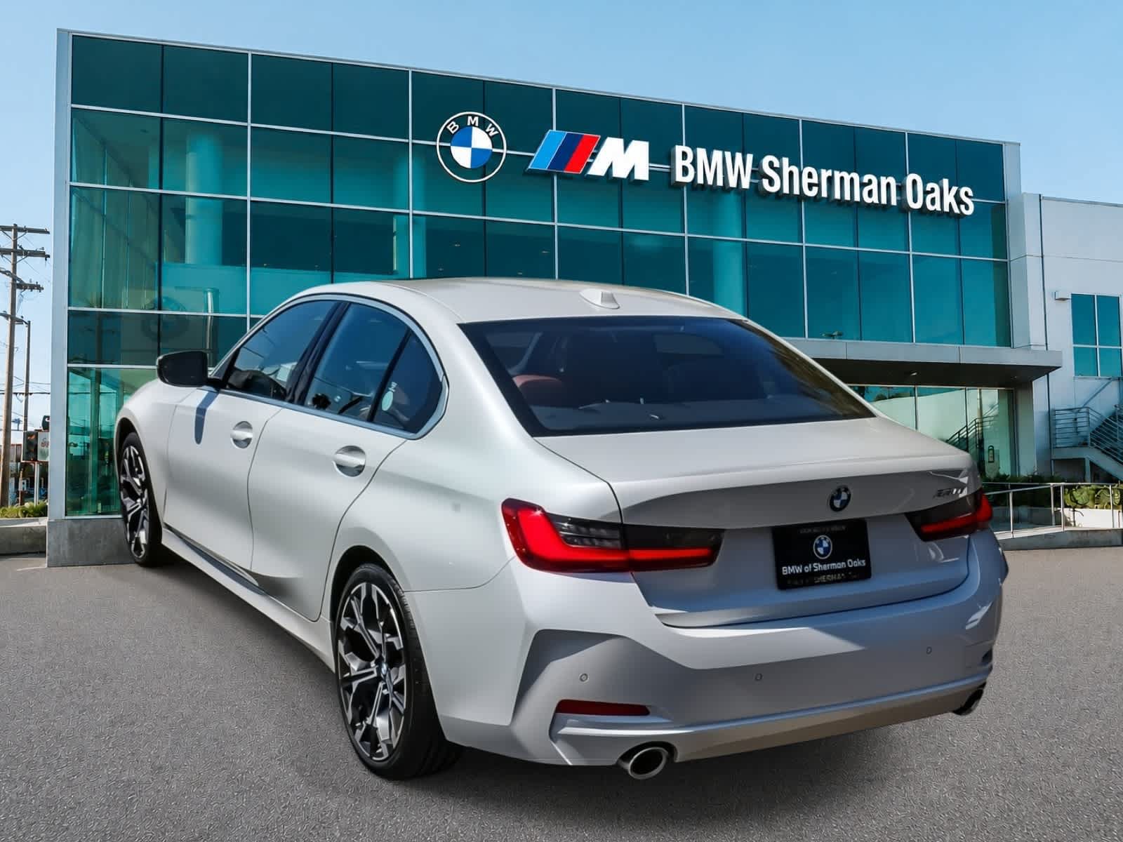 Used 2026 BMW 330i Sedan w/ Convenience Package RWD image 6