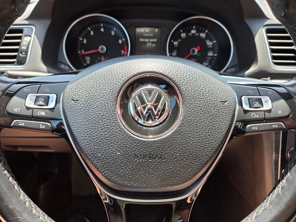 Used 2018 Volkswagen Passat 2.0T SEL Premium FWD image 30