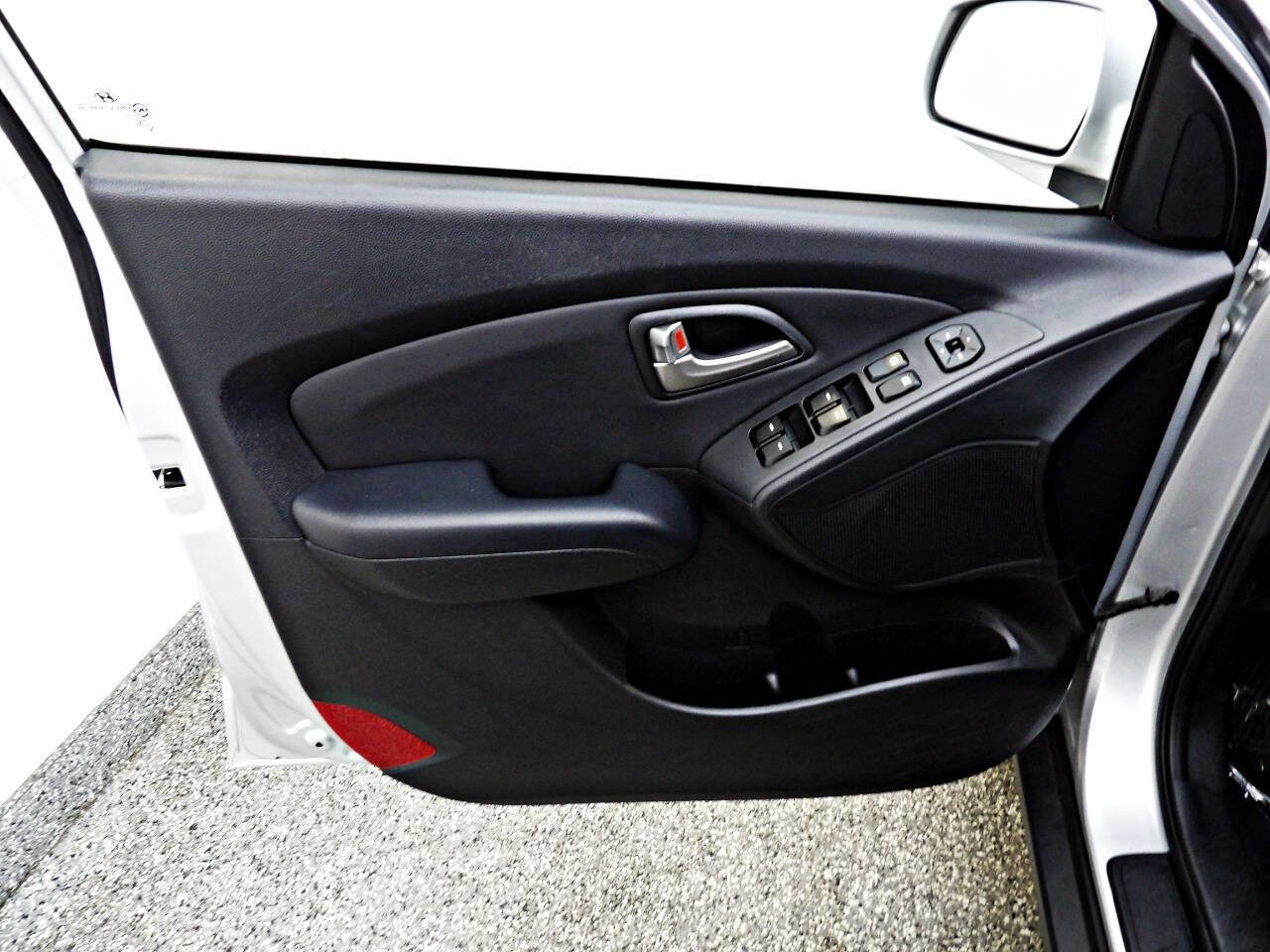 Used 2011 Hyundai Tucson GLS image 7